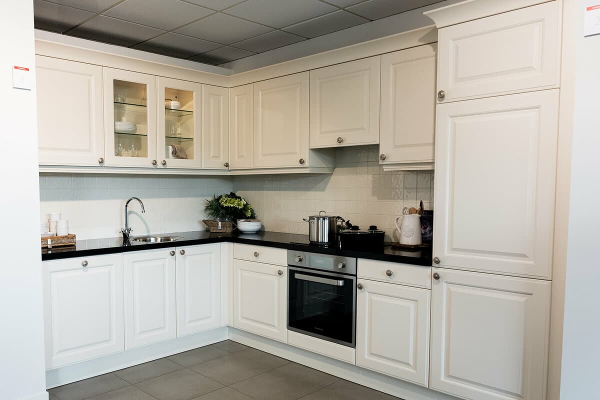 Showroomkeuken in hoekopstelling